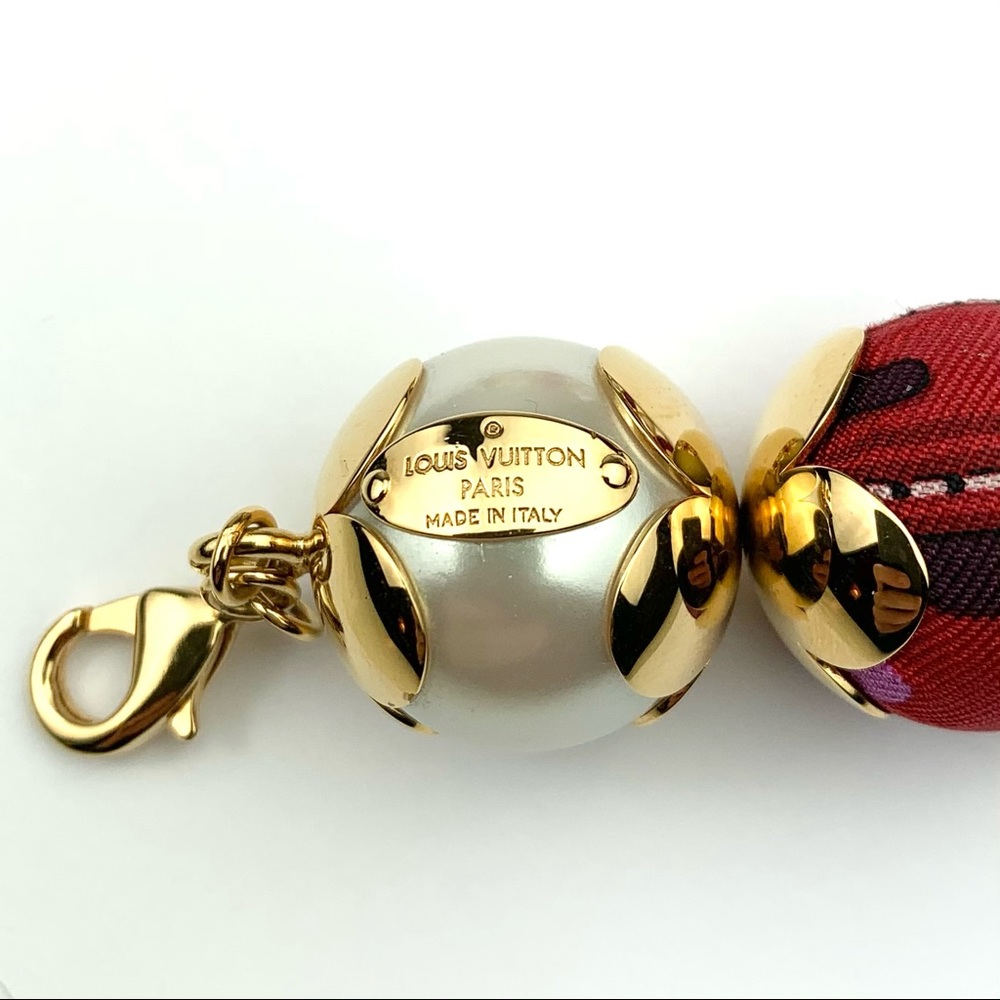 Louis Vuitton “Be Mindful” Necklace - Picture 5 of 9